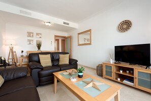 TV - Casares del Sol 2100  Pool View (Casares)