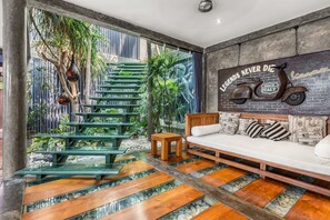 Interior - Villa Kuta - Four Bedroom Villa, Sleeps 8 (Kerobokan Kelod)