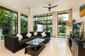 Living area - Villa Utara - Two Bedroom Villa, Sleeps 4 (Seminyak)