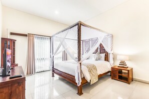 2 bedrooms, iron/ironing board, WiFi, bed sheets - Villa Utara - Two Bedroom Villa, Sleeps 4 (Seminyak)