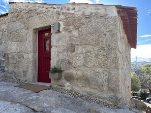 Exterior detail - a small, very elegant and cosy studio loft of almost 14m2 (Sortelha)