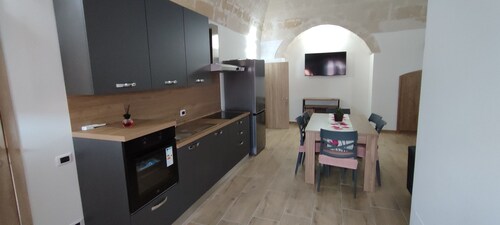 B&b La Campanella well renovated and furnished in 2024, 50mt from the center. 