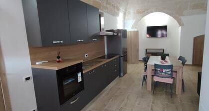 B&b La Campanella well renovated and furnished in 2024, 50mt from the center.