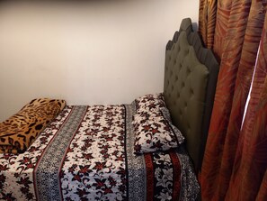 1 bedroom, iron/ironing board, WiFi, bed sheets - THE SPOT VILLA GUESTHOUSE MONTEGO BAY (Montego Bay)