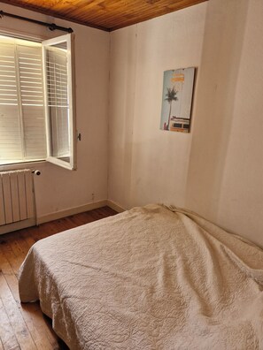 3 bedrooms - Ancienne Bergerie 1000m Altitude Ideal Reos, Ballade ou vtt 100 % Campagne (Chalmazel-Jeansagnière)