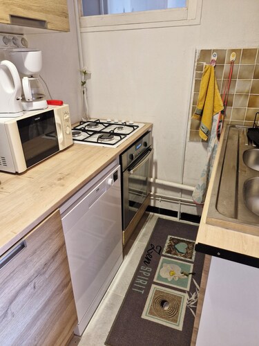 Ancienne bergerie 1000m altitude 
Ideal reos, ballade ou vtt
100 % campagne 