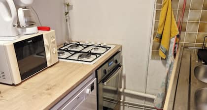 Ancienne bergerie 1000m altitude
Ideal reos, ballade ou vtt
100 % campagne