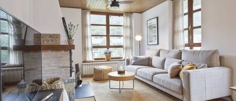 Smart-tv en een open haard