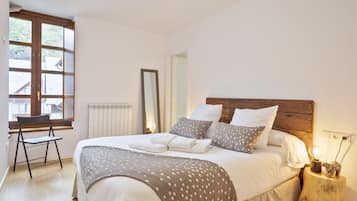 3 dormitorios, tabla de planchar con plancha, Internet y ropa de cama