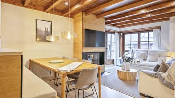 Televisor intel·ligent i llar de foc