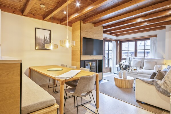 TV connectée, cheminée