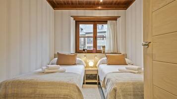 3 dormitoris, planxa i posts de planxar, Internet i roba de llit