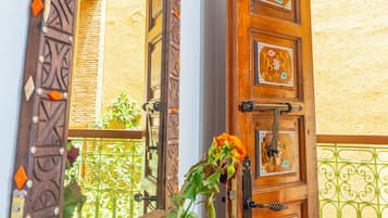 Escritorio y wifi gratis