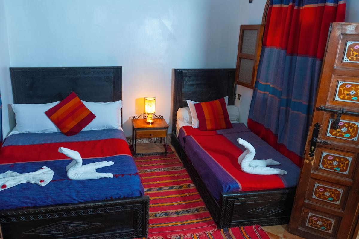 Triple Room, Courtyard View | Desk, WiFi (free)
