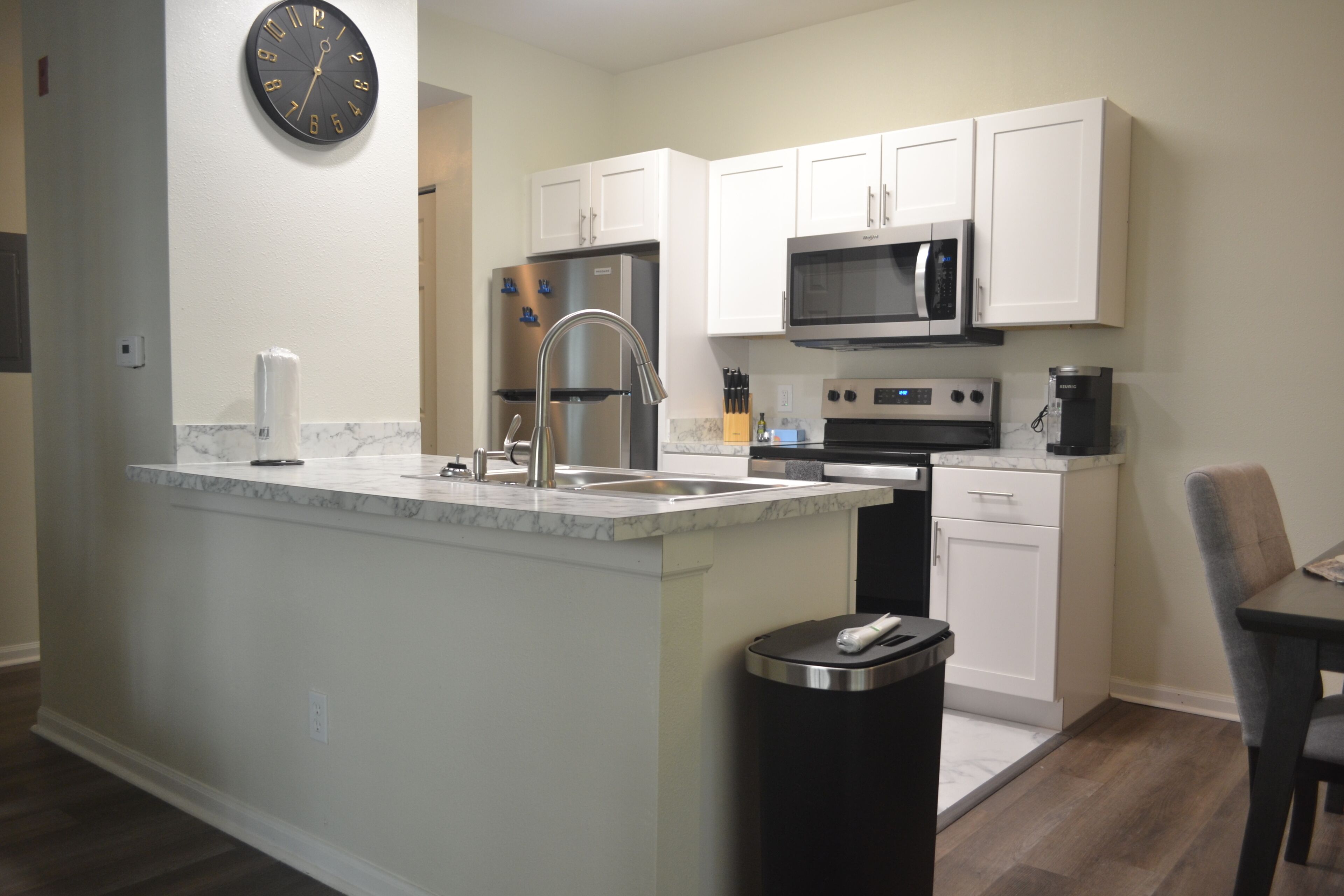 Condo, 1 King Bed, Kitchen, Ground Floor | Private kitchen | Full-size fridge, microwave, oven, stovetop