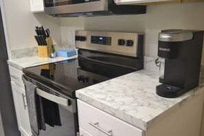 Private kitchen - Stylish Condo Near Clearwater's Beach (Clearwater)