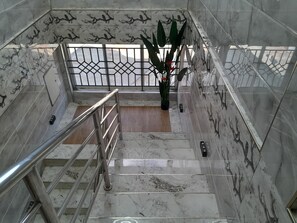 Interior entrance - MBEYA STARINN HOTEL (Mbeya)