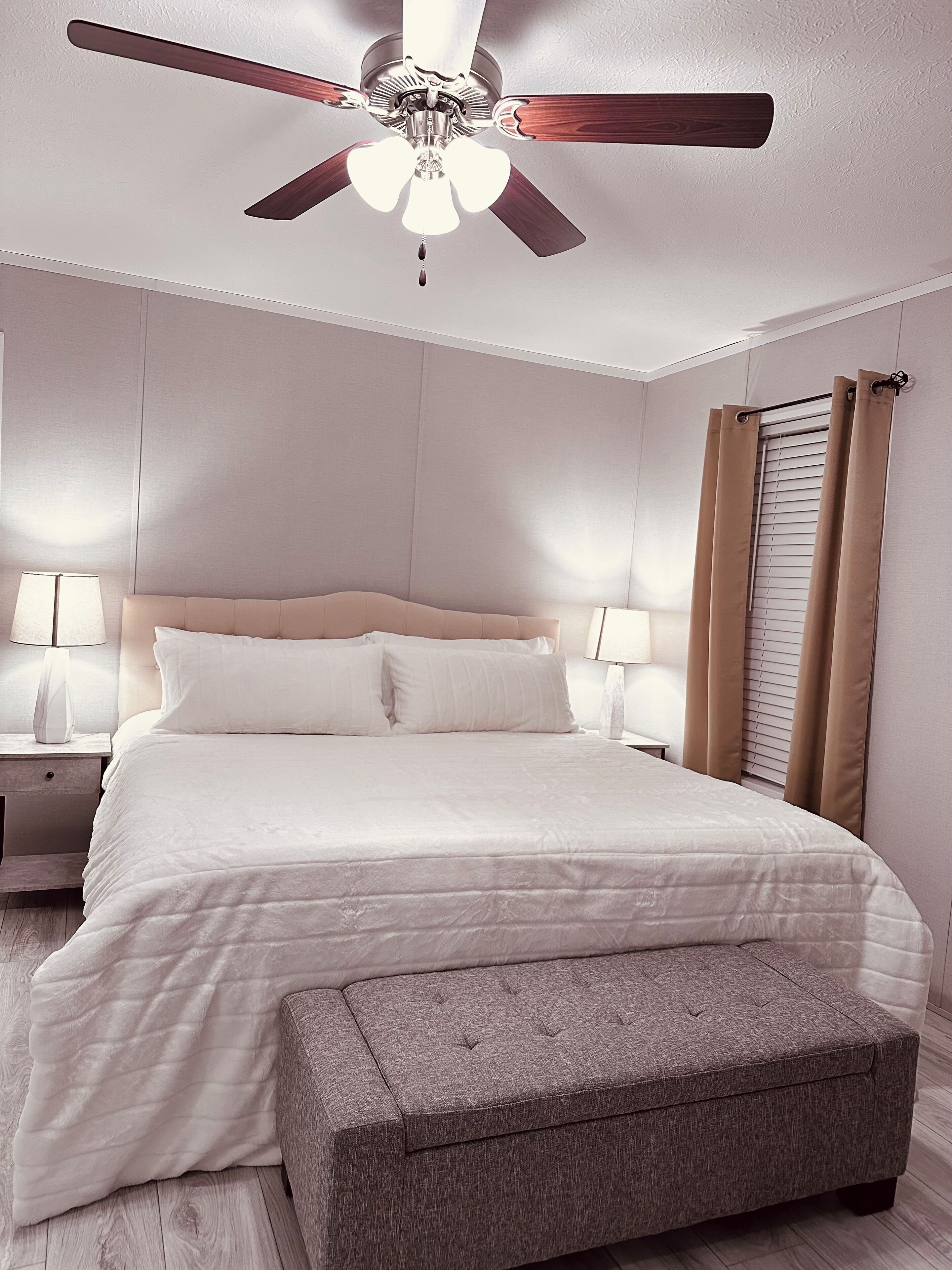 3 bedrooms, iron/ironing board, WiFi, bed sheets