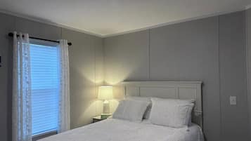 3 habitaciones, tabla de planchar con plancha, wifi y ropa de cama