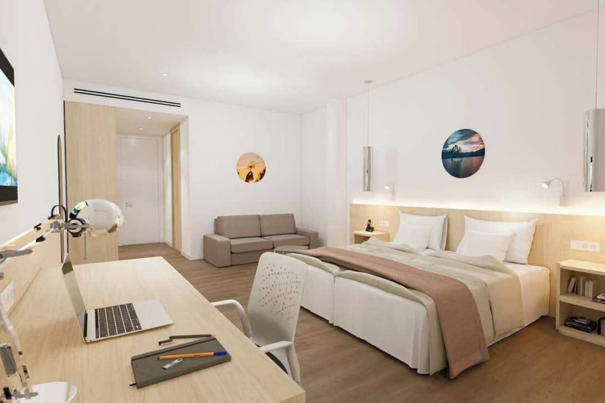 Minibar, una cassaforte in camera, una scrivania, postazione laptop
