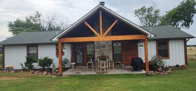 The home between 2 lakes! Charming 3-bedroom house with AC, WiFi, and much more!