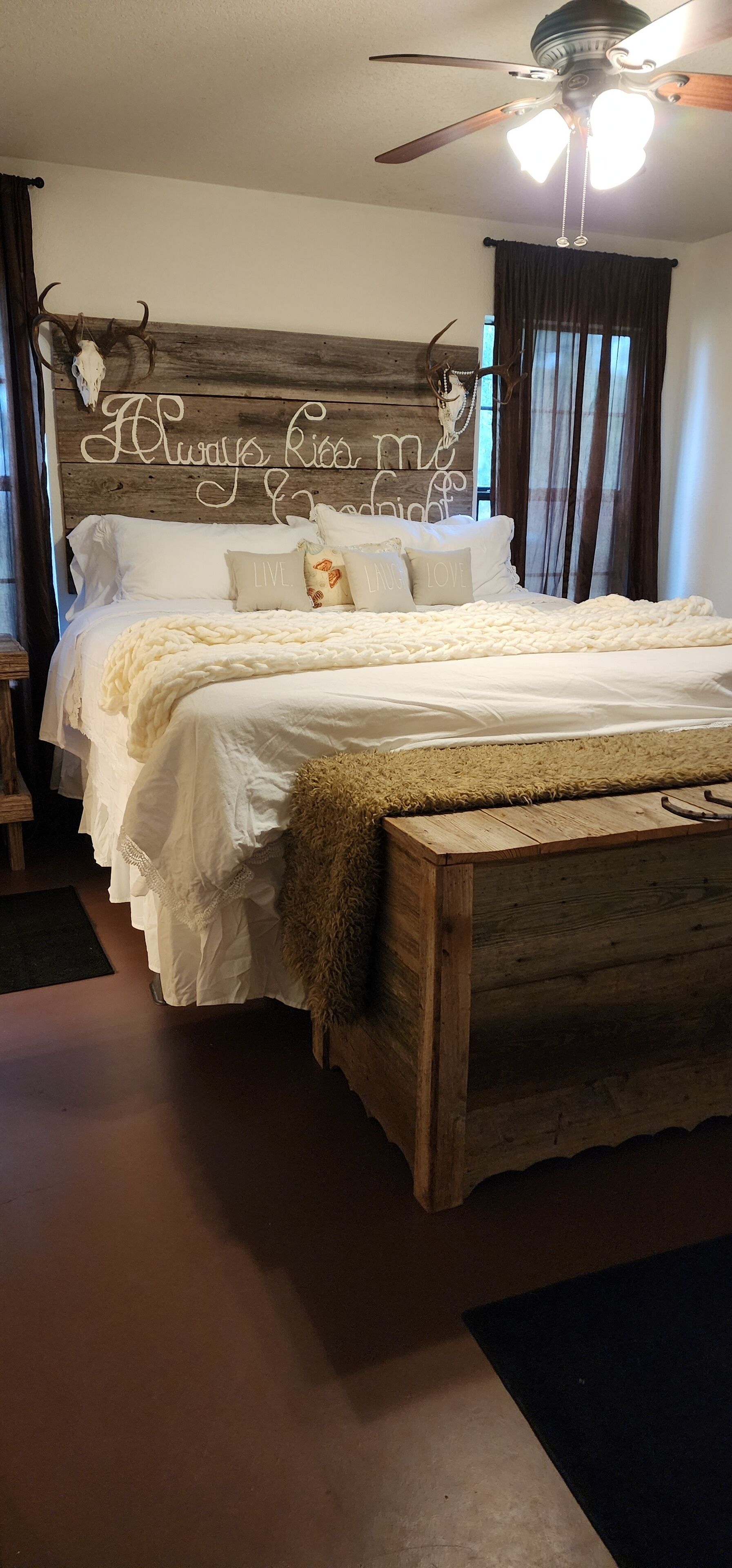 3 bedrooms, iron/ironing board, free WiFi, bed sheets