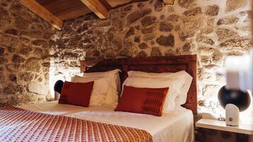 1 bedroom, iron/ironing board, internet