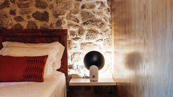 1 bedroom, iron/ironing board, internet