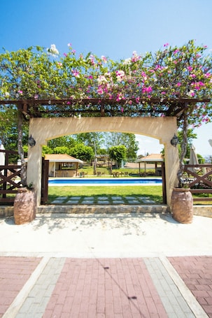 Terrace/patio. Pocri Country Resort