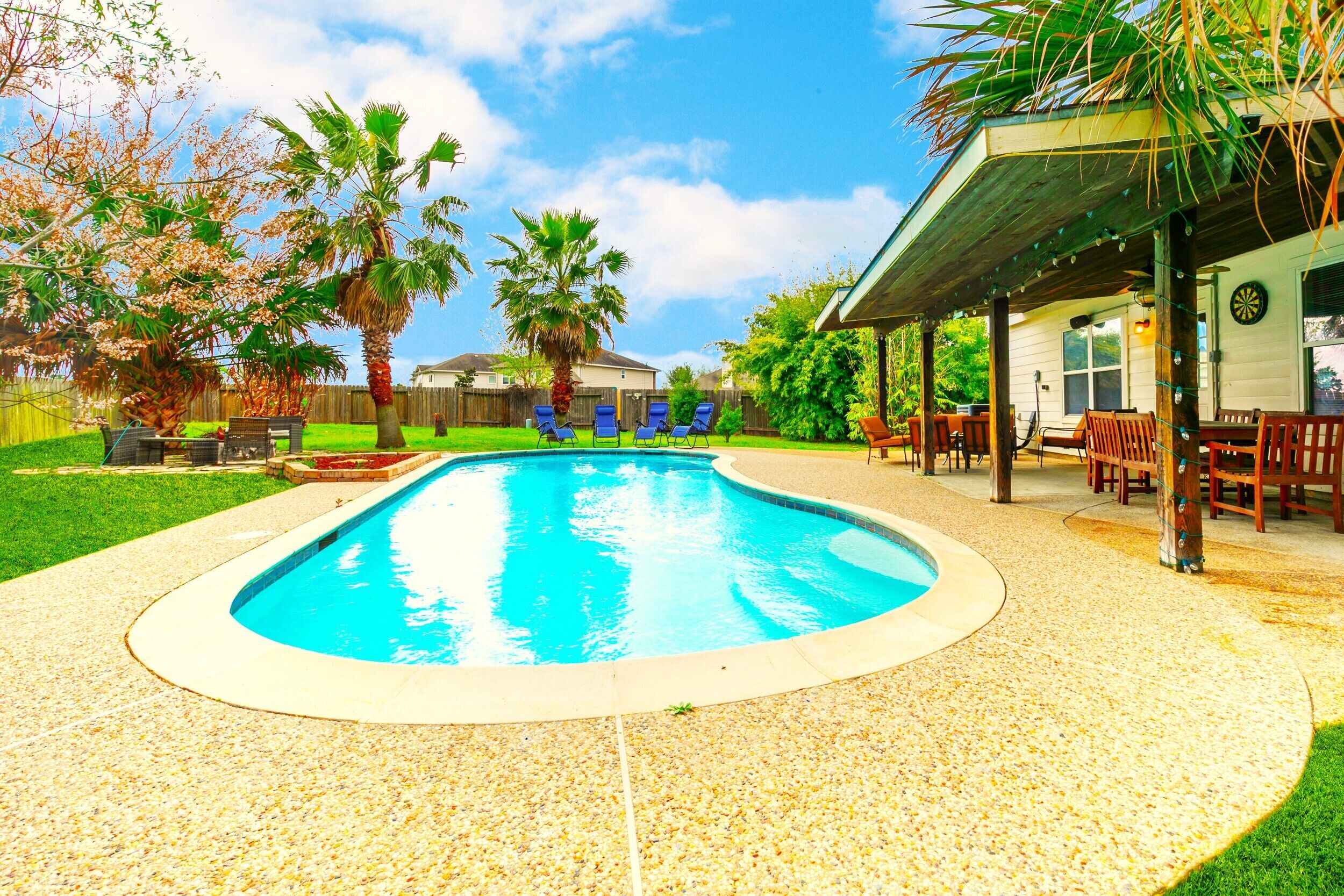 Tranquil 6-Bedroom w/ Pool 25 Min to Downtown SO