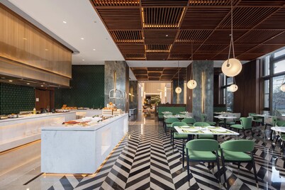 上海高鐵東站希爾頓花園酒店