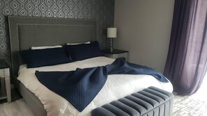 3 quartos, ferros/tábuas de passar roupa, Wi-Fi, roupa de cama