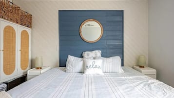 4 bedrooms, desk, iron/ironing board, travel cot