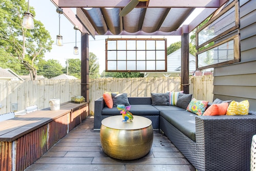 Hot Tub Escape in Broad Ripple: Bike the Monon, Walk to Shops, Pet Friendly!