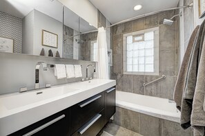 Shower, hair dryer, towels, soap - Hot Tub Escape in Broad Ripple: Bike the Monon, Walk to Shops, Pet Friendly! (Indianapolis)