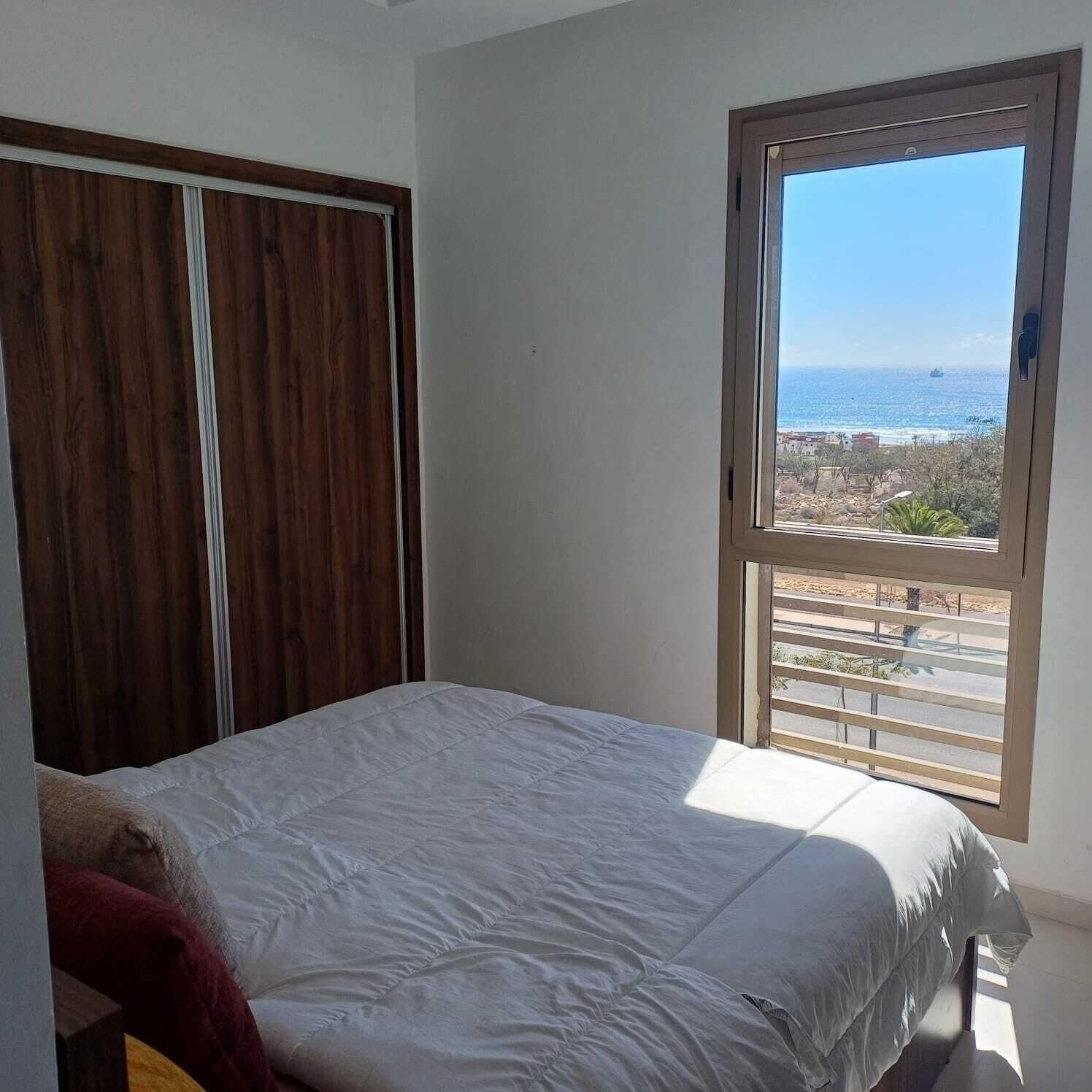 3 bedrooms, desk, travel cot, free WiFi