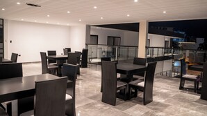 Restaurant - Manta Surf Hotel (Manta)