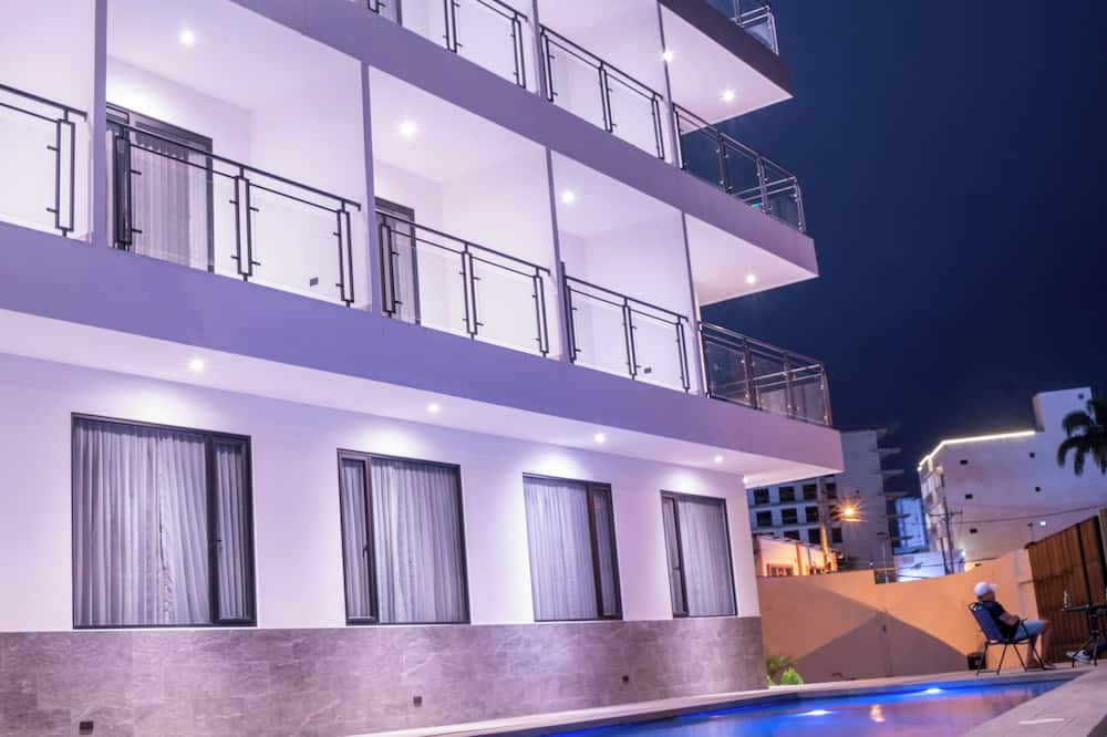 Manta Surf Hotel