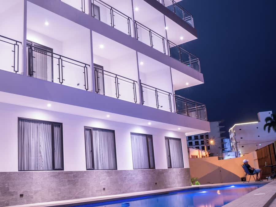 12 piscinas externas