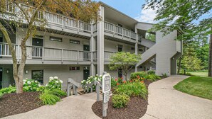 Exterior - Sunset View Studio Condo The Shores 5587 (Williamsburg)