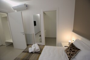 1 bedroom, iron/ironing board, travel cot, Internet