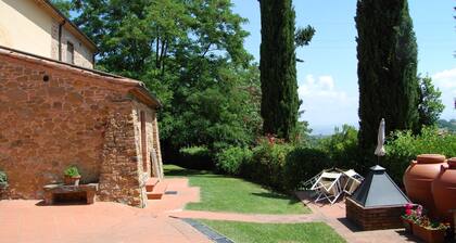 Wonderful rural apartment with pool near Florence