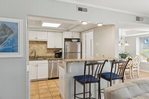 Interior - Lovely Villa in Sea Pines, 2-Min Walk to Beach, Marina, Pool, Braddock Cove View (Hilton Head Island)