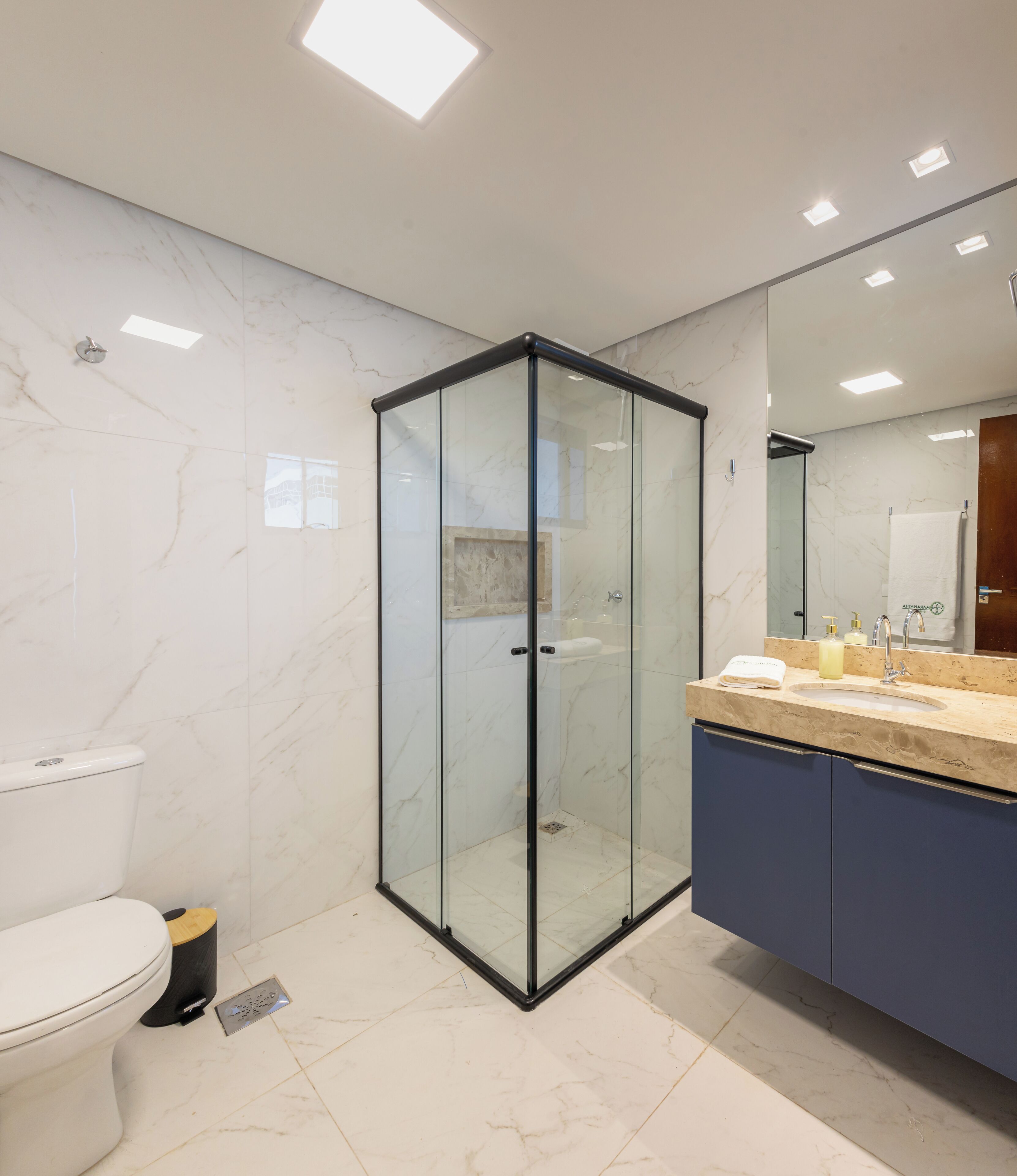 Deluxe Apartment, 2 Bedrooms | Bathroom | Shower, hair dryer, towels, soap