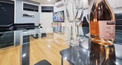 Rosie Townhouse - Modern and Comfortable Home