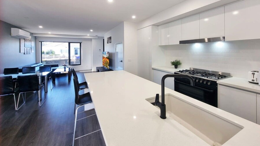 Brand new House - Modern Home in Great Location