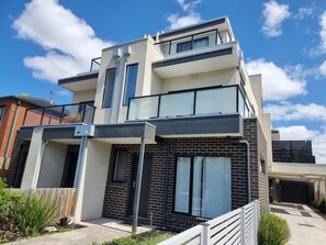 Apartment | 2 bedrooms, Internet - Rosie Townhouse at Gordon - Prime Location (Maribyrnong)
