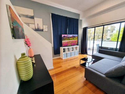 로지 타운하우스 앳 고든 - 프라임 로케이션