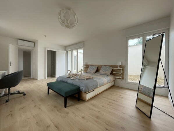 3 bedrooms, iron/ironing board, WiFi, bed sheets