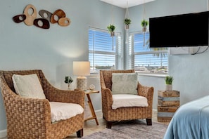 House | 1 bedroom, Internet - The Seashell Suite w Private Balcony Walk 2 Beach (Clearwater Beach)